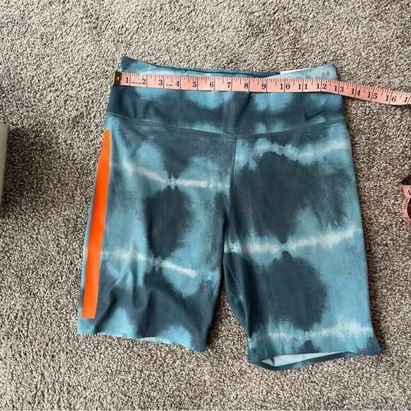 Nike Training Dri-FIT One Luxe 7-Inch Tie-Dye Legging Shorts In Blue ASOS - Picture 15 of 16